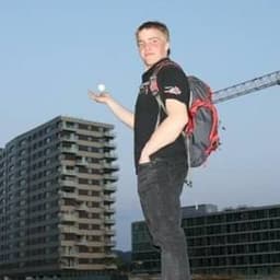 Alexander Brixel beim Klettern